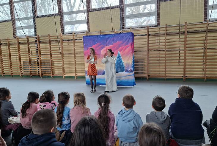 Gulliver Sz�npad Utaz�sz�nh�za j�rt iskol�nkban