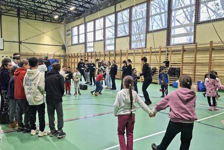 Cserh�tisok aj�nd�ka